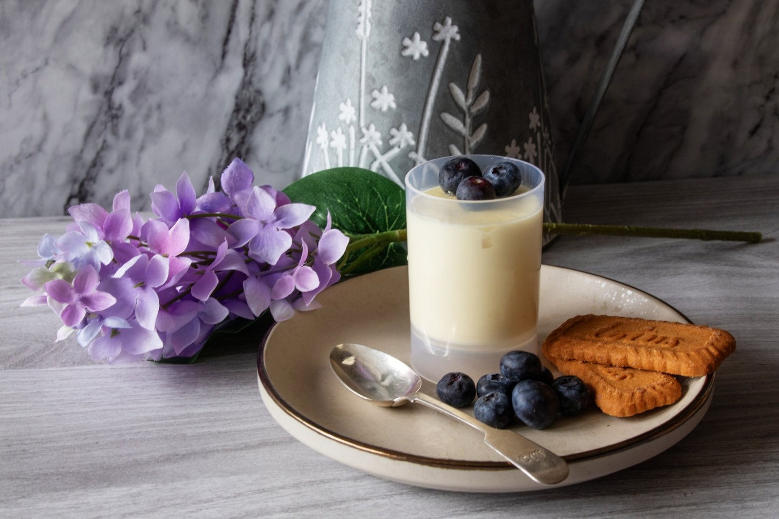 Chilled pudding pot served